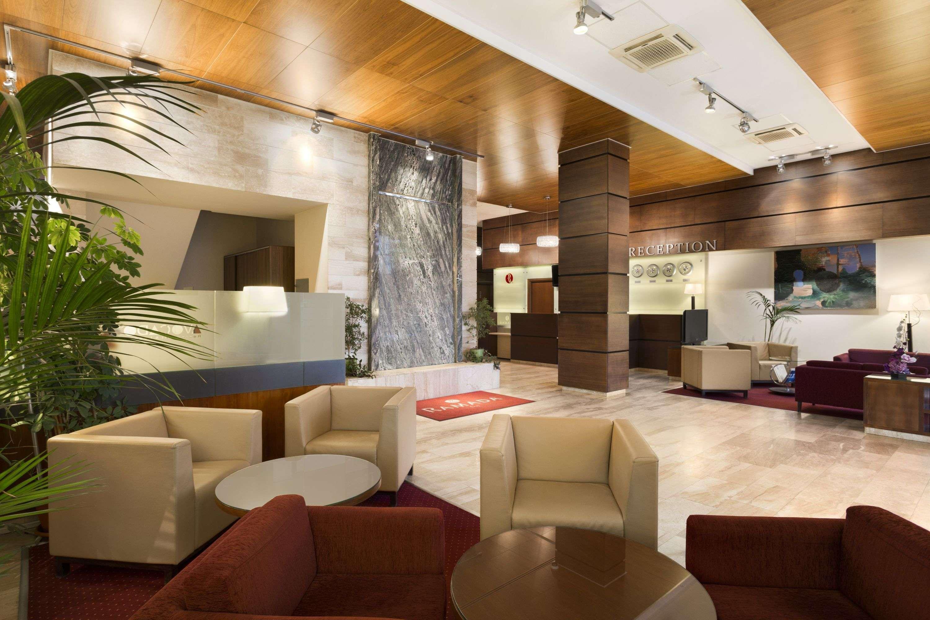 Hotel Wyndham Cluj Extérieur photo
