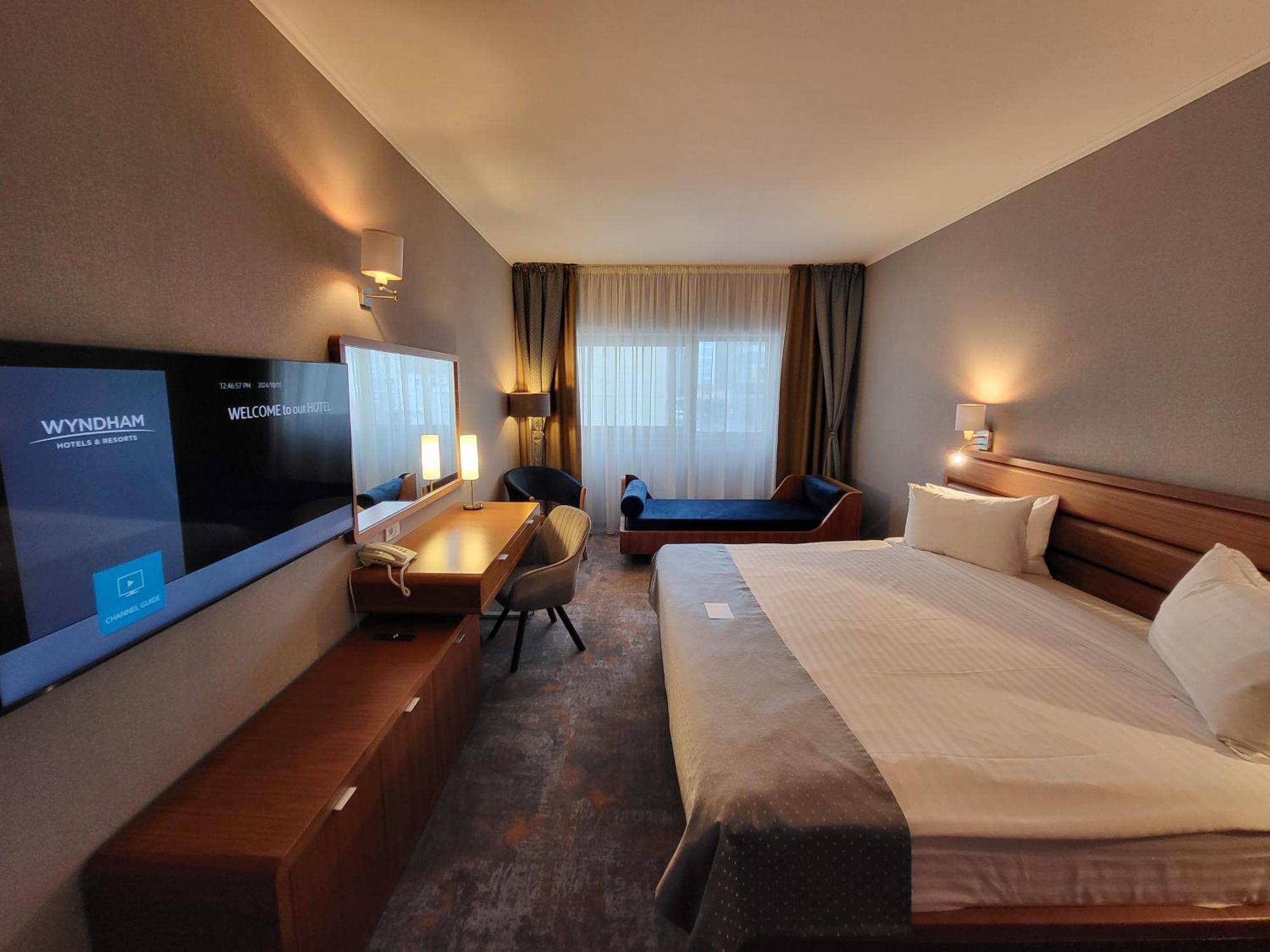 Hotel Wyndham Cluj Extérieur photo