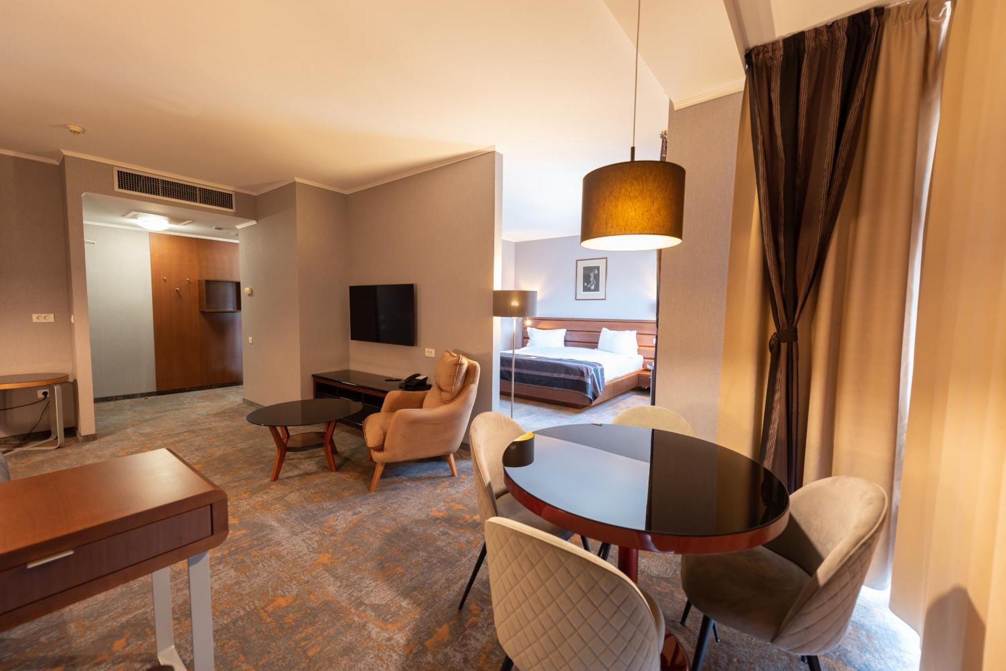 Hotel Wyndham Cluj Extérieur photo