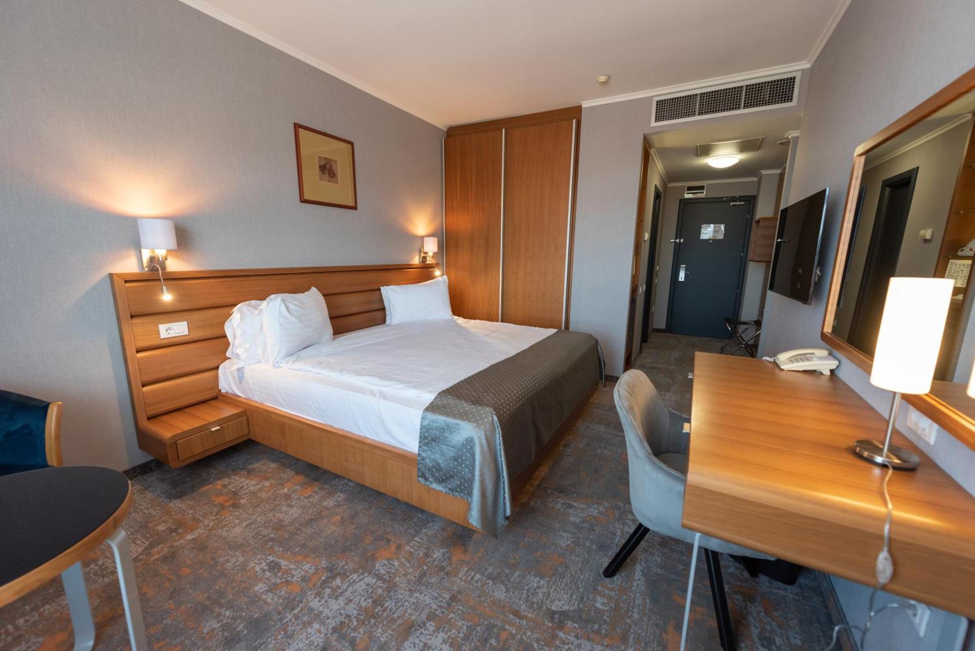 Hotel Wyndham Cluj Extérieur photo